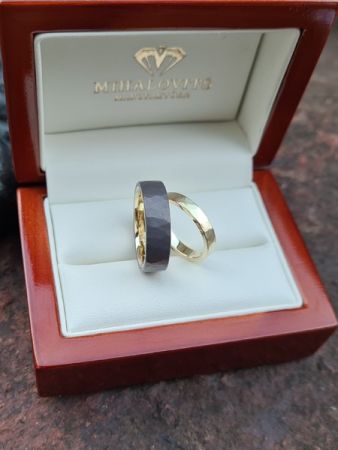 noemi and bence titanium gold wedding ring