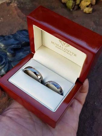 agnes and istvans titanium wedding rings